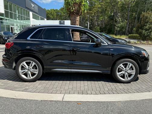 2023 Audi Q3 Premium 45 TFSI S line quattro Tiptronic