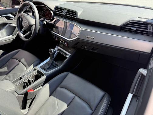 2023 Audi Q3 Premium 45 TFSI S line quattro Tiptronic