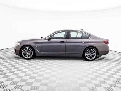 2022 BMW 530e Base