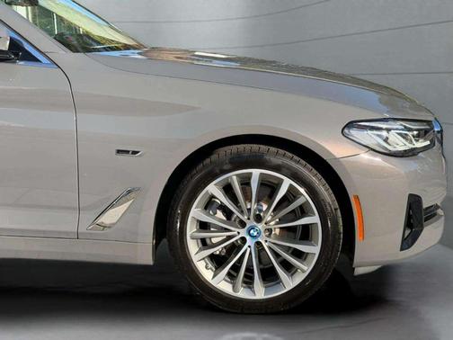 2022 BMW 530e Base