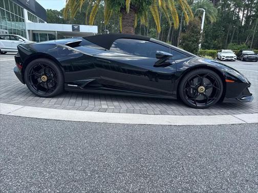 2024 Lamborghini Huracan EVO Spyder