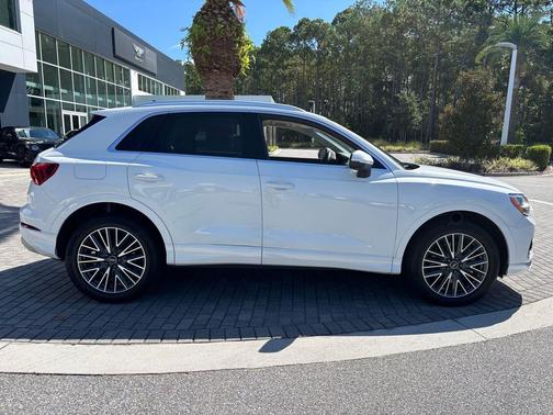 2021 Audi Q3 40 Premium