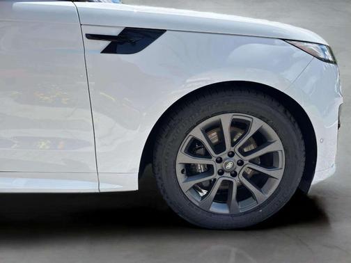 Fuji White 2024 Land Rover Range Rover Sport SE