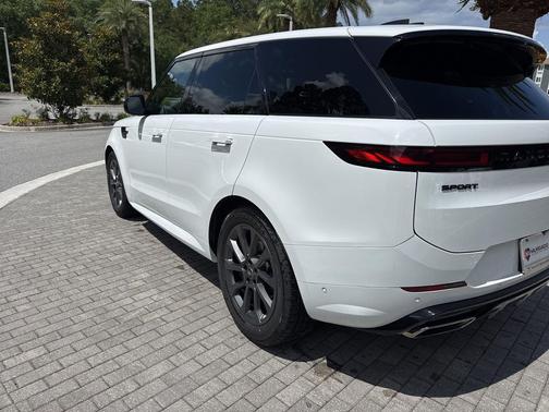 Fuji White 2024 Land Rover Range Rover Sport SE