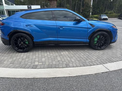 2019 Lamborghini Urus Base