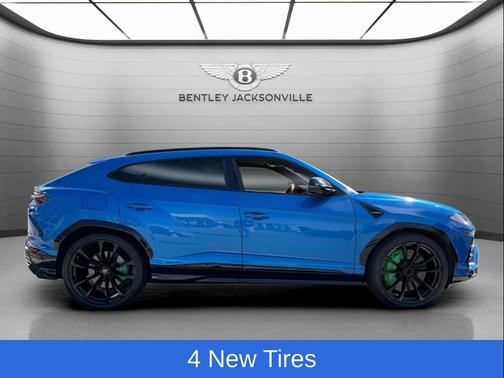 2019 Lamborghini Urus Base