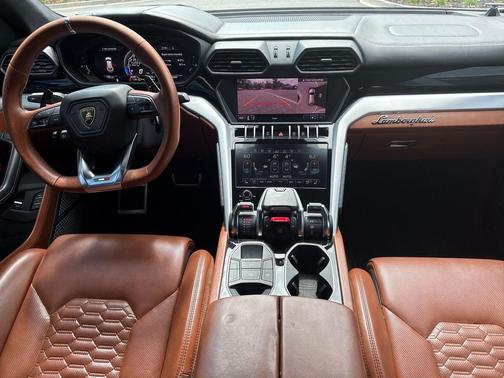 2019 Lamborghini Urus Base