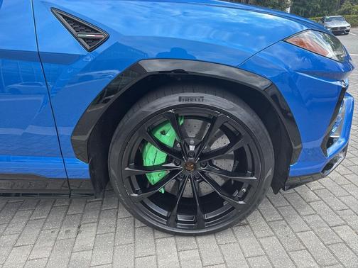 2019 Lamborghini Urus Base