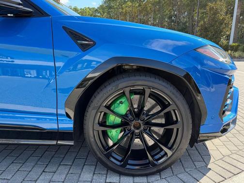 2019 Lamborghini Urus Base