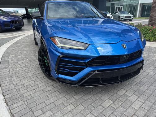 2019 Lamborghini Urus Base