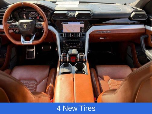 2019 Lamborghini Urus Base