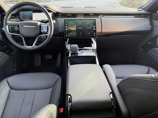 2025 Land Rover Range Rover Sport SE