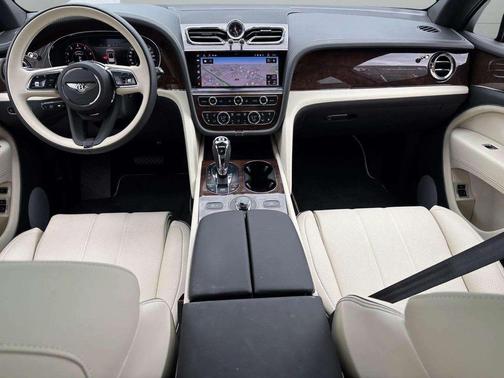 2024 Bentley Bentayga V8