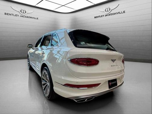 2025 Bentley Bentayga V8