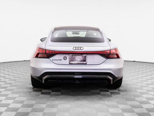 2022 Audi e-tron GT Prestige
