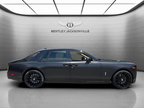 2019 Rolls-Royce Phantom Base