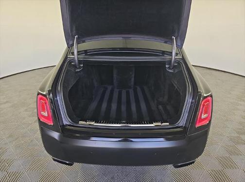 2019 Rolls-Royce Phantom Base