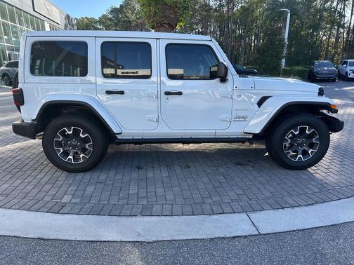 2024 Jeep Wrangler 4-Door Sahara 4x4