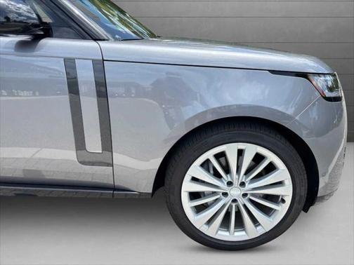 2025 Land Rover Range Rover P400 SE 7 Seat