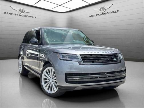 2025 Land Rover Range Rover P400 SE 7 Seat