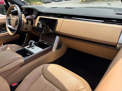 2025 Land Rover Range Rover P400 SE 7 Seat