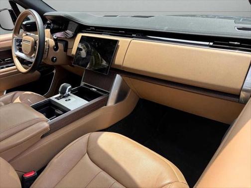 2025 Land Rover Range Rover P400 SE 7 Seat