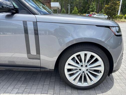 2025 Land Rover Range Rover P400 SE 7 Seat