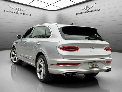 2024 Bentley Bentayga V8