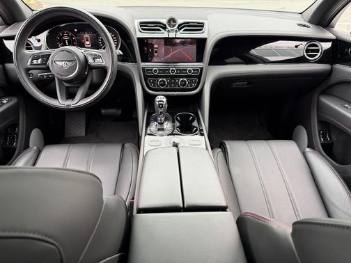 2024 Bentley Bentayga V8