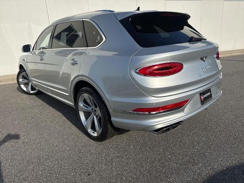 2024 Bentley Bentayga V8