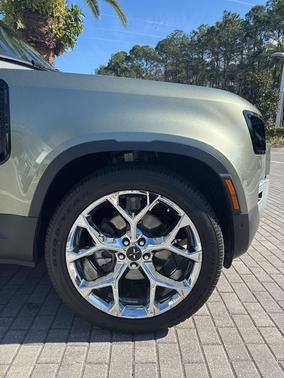 2025 Land Rover Defender 110 P300