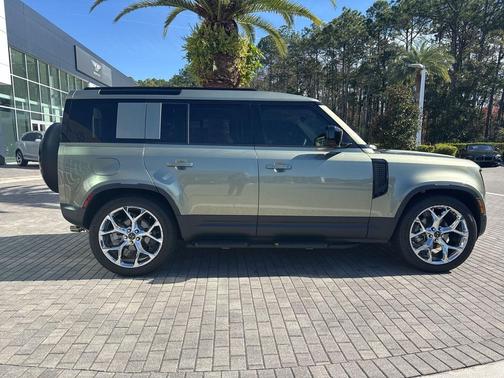 2025 Land Rover Defender 110 P300