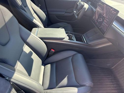 2024 Tesla Model S Plaid