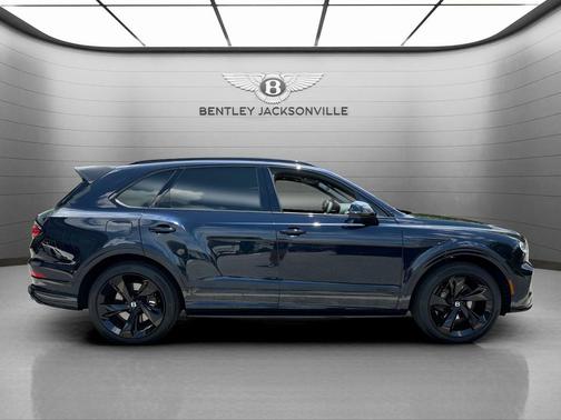 2024 Bentley Bentayga V8