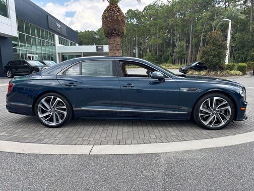 2025 Bentley Flying Spur Speed