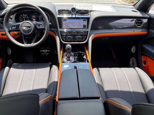 2025 Bentley Bentayga V8