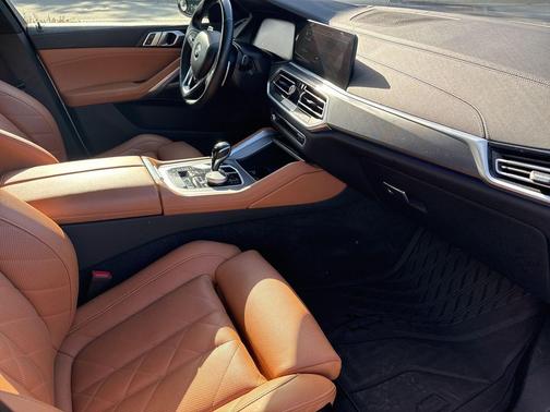 2023 BMW X6 xDrive40i