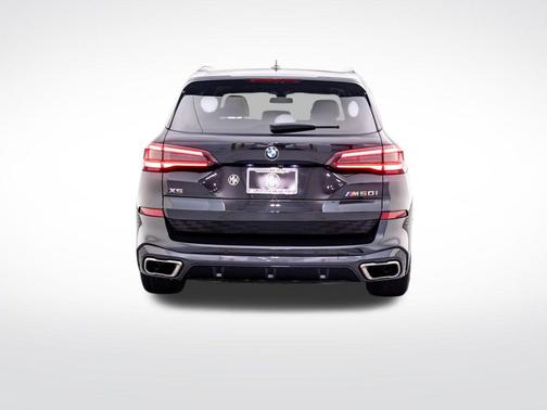 2022 BMW X5 M50i