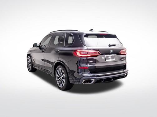 2022 BMW X5 M50i
