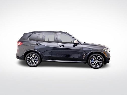 2022 BMW X5 M50i