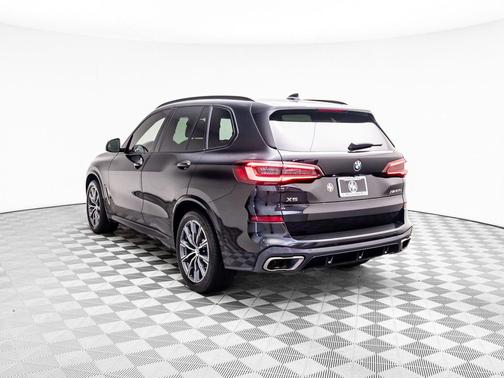 2022 BMW X5 M50i