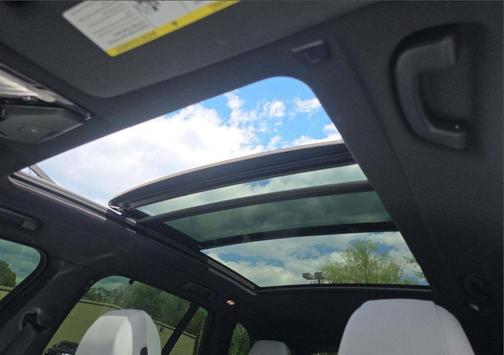 Mineral White Metallic 2024 BMW X5 sDrive40i