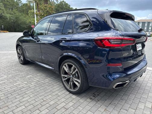 Tanzanite Blue II Metallic 2022 BMW X5 M50i