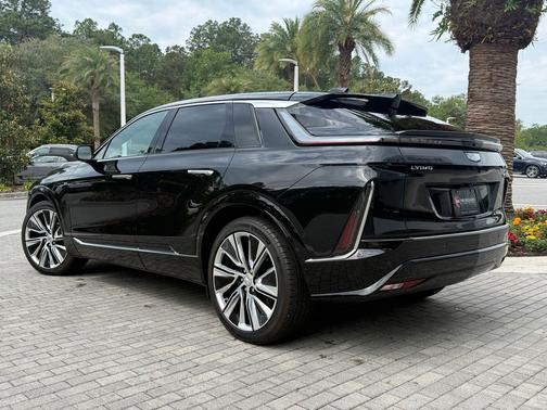 Stellar Black Metallic 2024 Cadillac LYRIQ Luxury