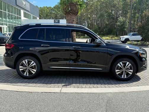 2025 Mercedes-Benz GLB 250 4MATIC