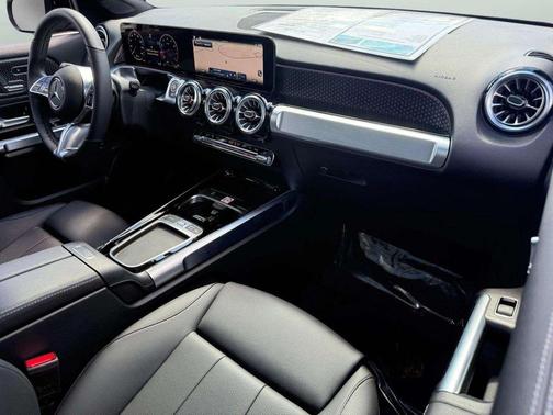 2025 Mercedes-Benz GLB 250 4MATIC