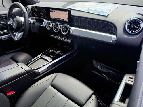 2025 Mercedes-Benz GLB 250 4MATIC