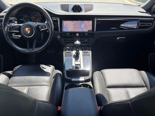 2022 Porsche Macan Base