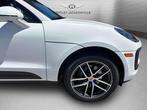 2022 Porsche Macan Base