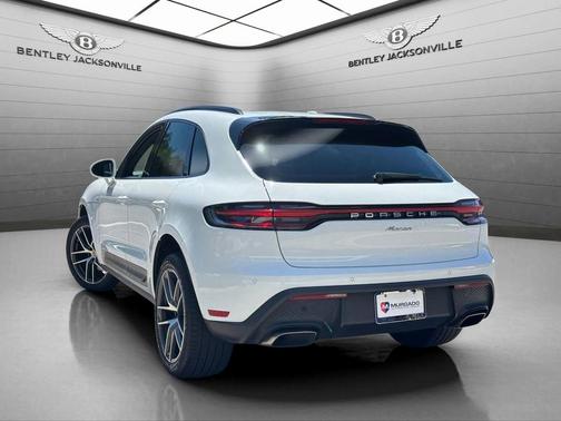 2022 Porsche Macan Base